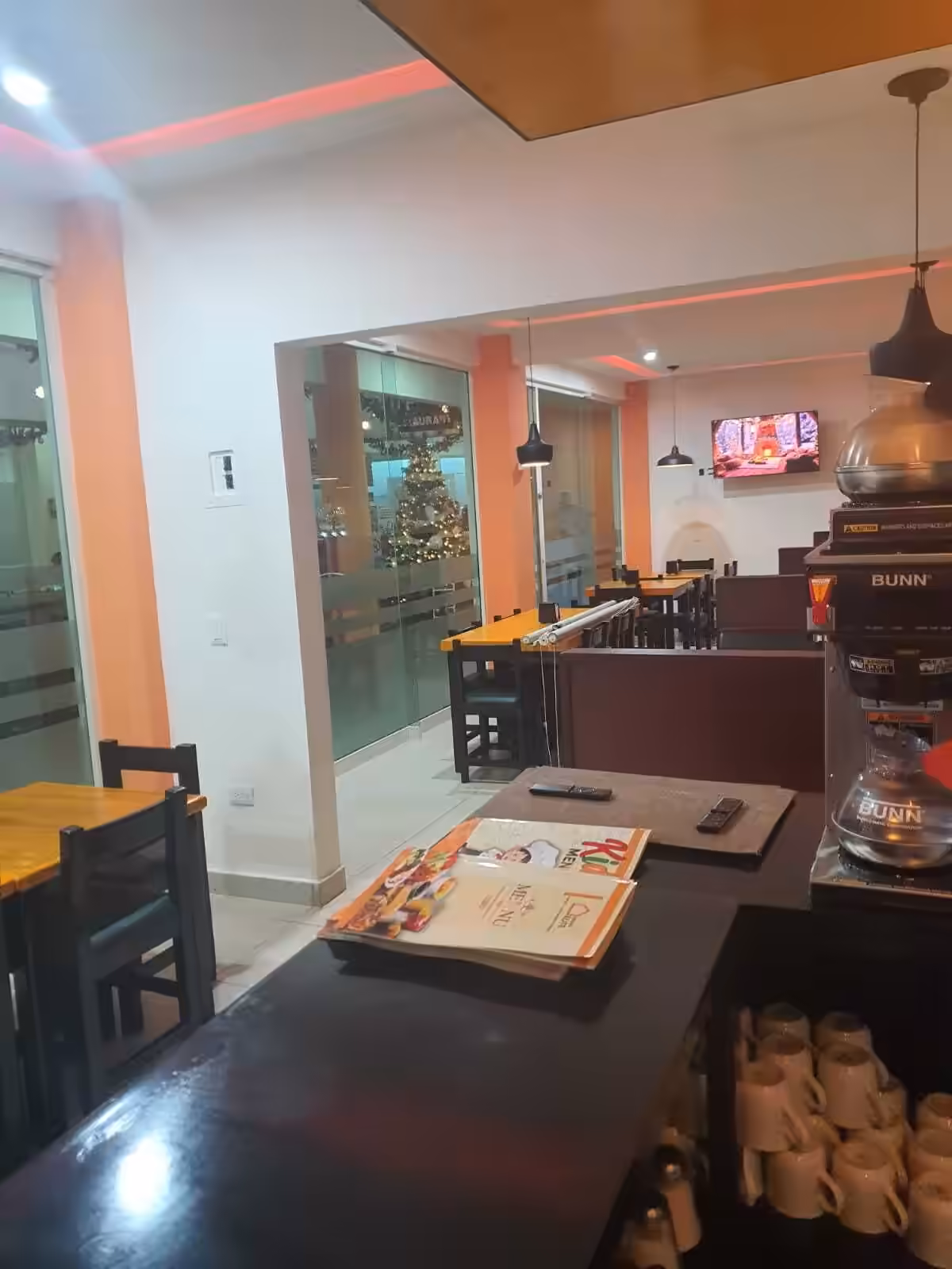 Dining at Hotel Plaza Elite